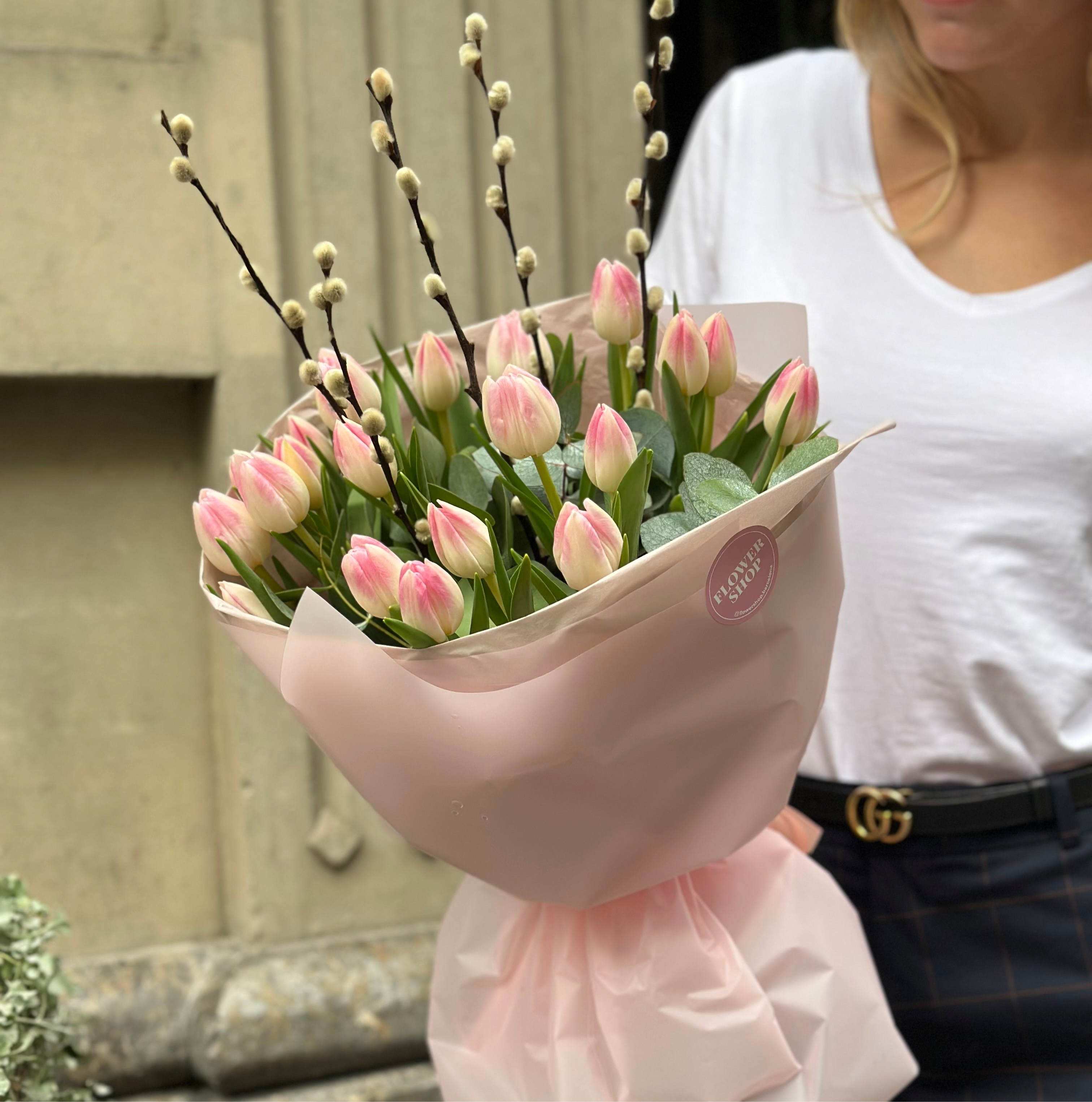 Spring Flirt - bouquet of 20 tulips