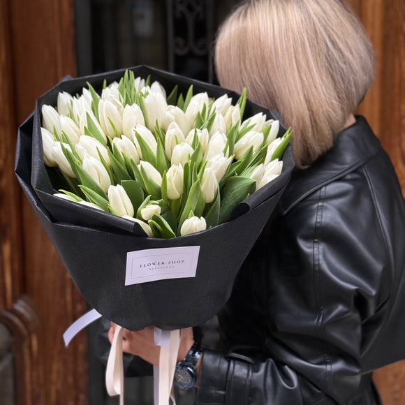 51 Tulipanes Blancos