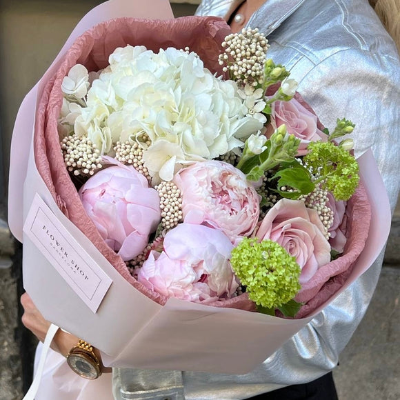 Soft Peony Kiss