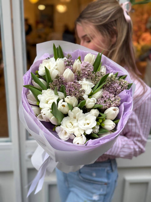 'Lady Lila' White Tulip Bouquet