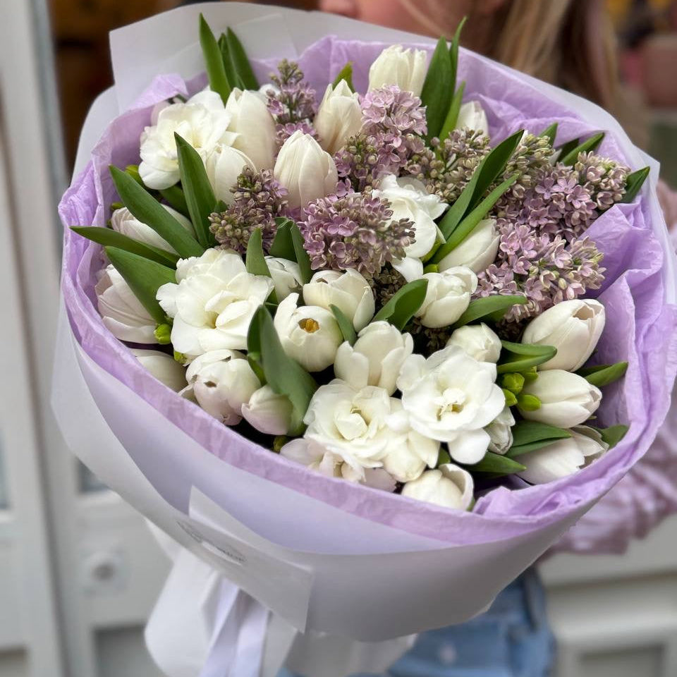 'Lady Lila' White Tulip Bouquet