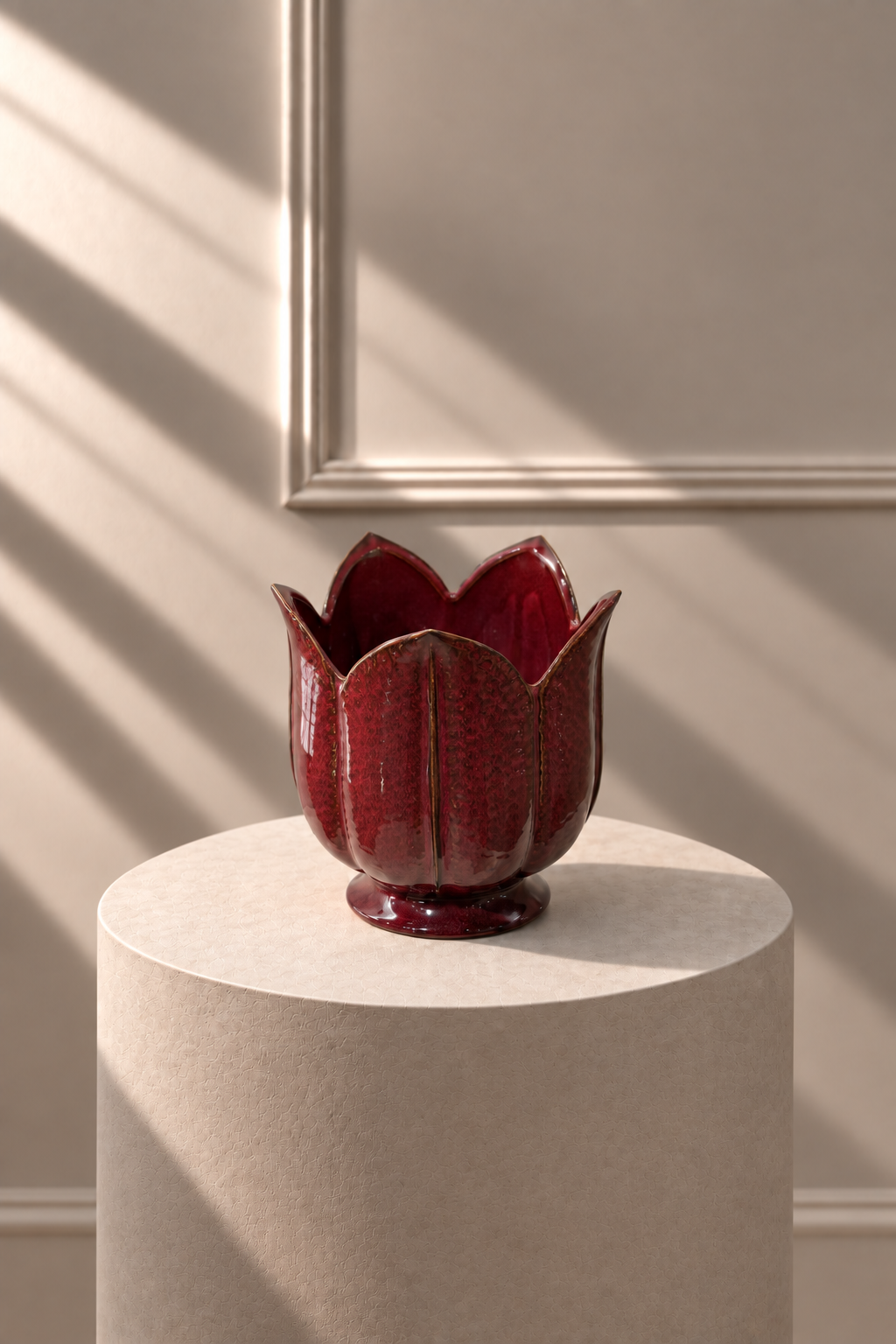 Jarrón Tulipano Púrpura con forma de tulipán y pétalos escultóricos