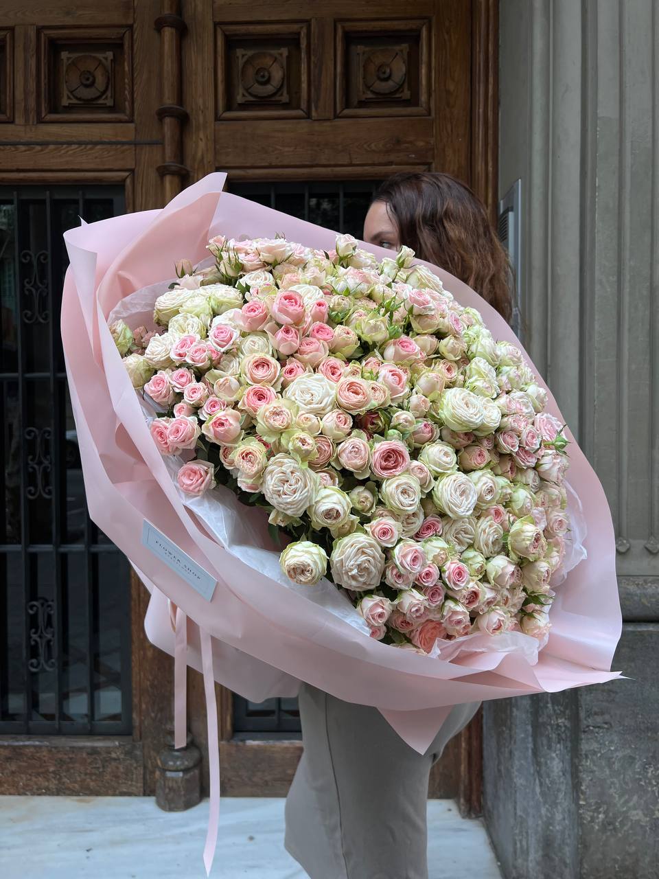 The Winona - XXXL Rose Bouquet